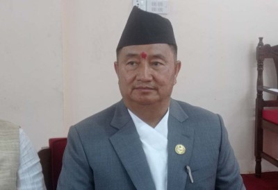  बहादुर सिंह लामाविरुद्ध अविश्वासको प्रस्ताव दर्ता गर्ने सांसदहरु को को हुन् त?(नामसहित) 